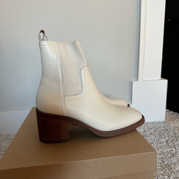 Steve Madden Admire Bone Leather Pull On Ankle Booties Size 6.5 - Picture 2 of 5